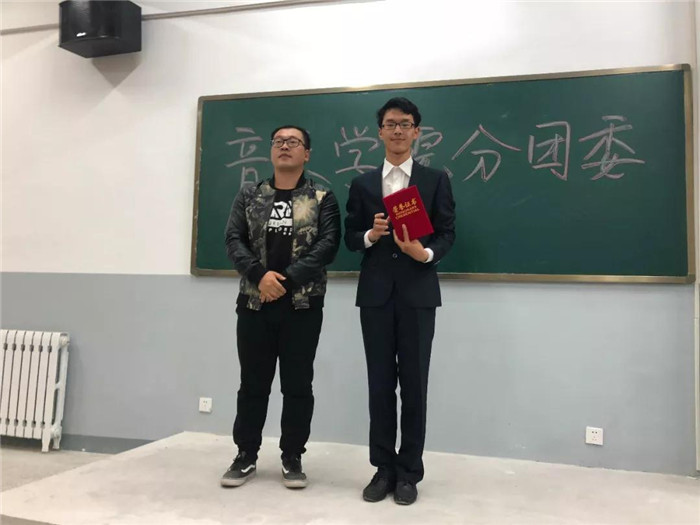 微信图片_20181102205908_副本.jpg