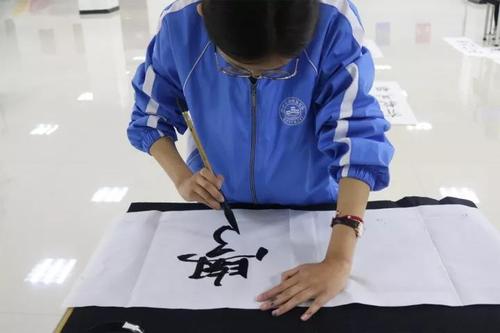 学生书画展示.jpg