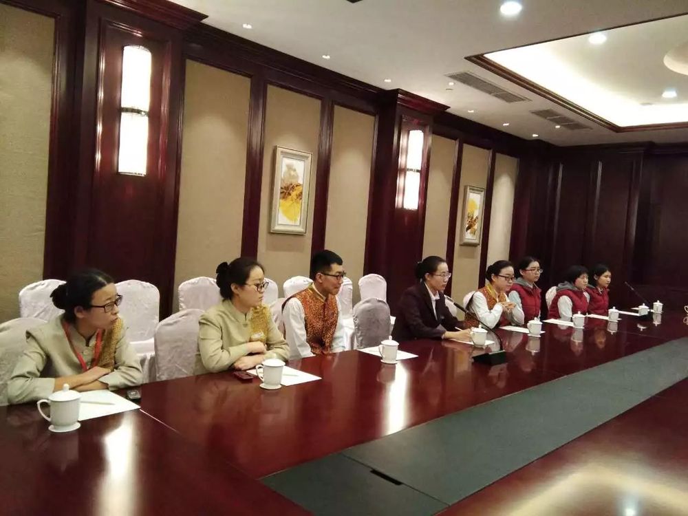 座谈会现场1.jpg