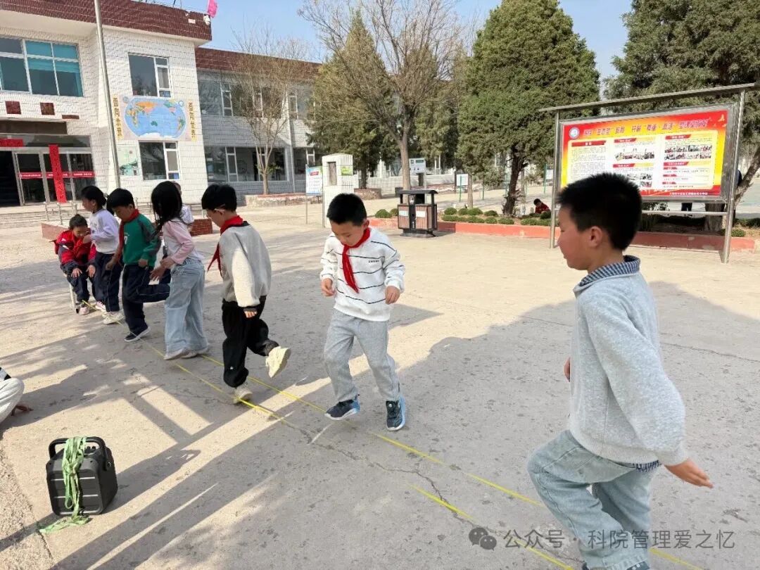 跳皮筋1.jpg