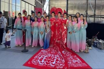 走出课堂践非遗 登台展演绽芳华 | 我校音乐学院肖萍老师带队开展《十二月采花》校外实践演出活动