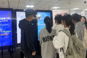 我校2025级新生入馆教育构筑学术成长基石