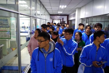 第二届实验班组织参观学习蒙牛企业文化