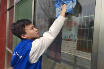 学习雷锋精神，用行动感悟榜样力量