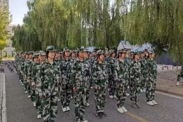 秋风十里，不如军训有你