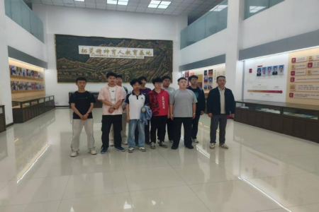 从指尖技术到心头情怀 | 网络信息中心，数字引擎社团走进建校35周年办学成果展