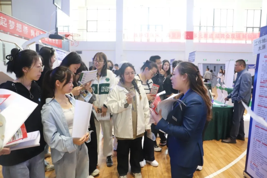 聚力拓岗优服务 春季攻坚促就业 | 我校举办2025届毕业生春季专场招聘会