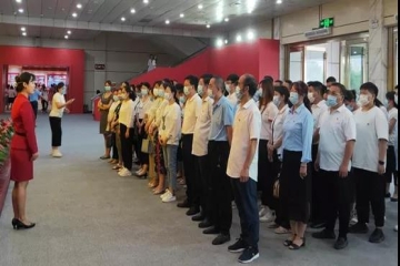 美术学院党总支到山西省展览馆开展主题党日活动暨暑期“三下乡”系列社会实践活动 