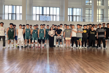 山西农业大学篮球队来公司交流比赛