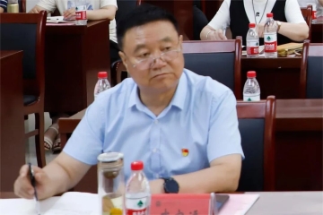 我校党务干部学习《加强党的执政能力建设与全面从严治党》