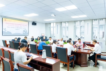 我校党委理论学习中心组开展树立和践行正确政绩观专题研讨