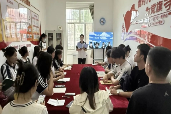 筑梦导学空间，领航研途方向||建工学院于翠竹轩社区导学空间举办考研分享会