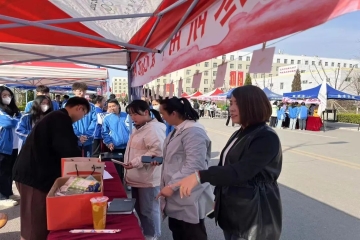 “志愿者在行动 爱心志愿情暖人间”