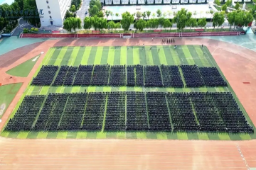山西应用科技学院2025级新生军训 | 青春“迷彩绿” 解锁成长新皮肤
