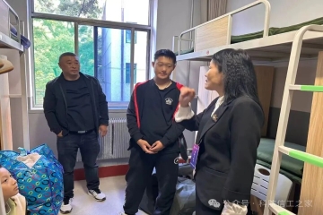 你好，新同学！直击信息工程学院2025级专科新生报到现场