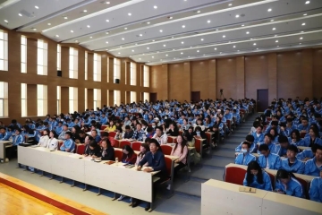 学工部举办“学习标兵走近你”主题活动