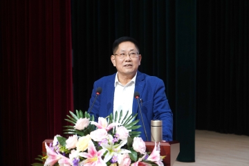 宋兴航校长以十个故事为科院师生生动讲述科院发展史