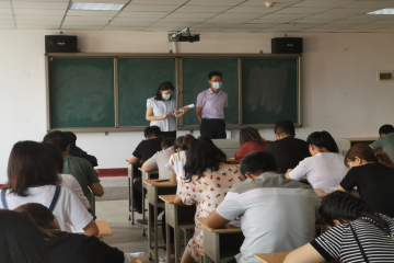 我校组织辅导员开展应知应会考试