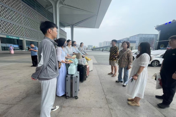 青春启航赴实践 艺心筑梦向未来——音乐学院2022级舞蹈表演专业毕业实习首批学生启程赴岗