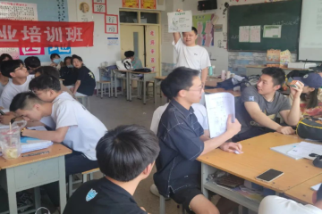 美术学院针对毕业生开展创业意识培训课程