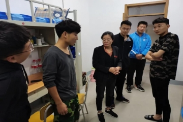 走进宿舍 | 谆谆如父语 · 殷殷似友亲