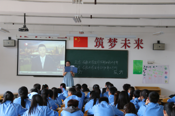 实验班举办“休学与创业”主题辩论赛