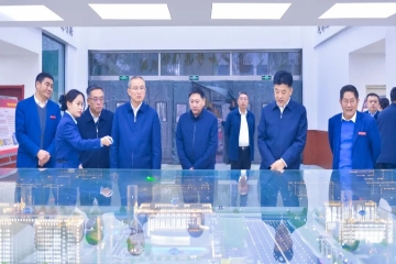 省政协主席张春林莅临我校调研指导工作