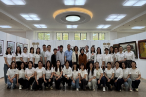 观笔墨风华 悟思想力量 ——马克思主义学院组织全体教师参观建校35周年美术作品展