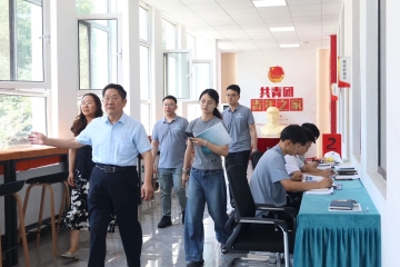 校领导深入招生一线慰问指导 暖心赋能全力备战本科批次志愿填报