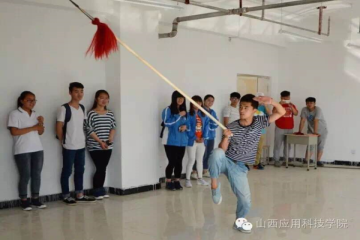 1+1实验班 ||“武动”的魅力——实验班组织开展武术沙龙会