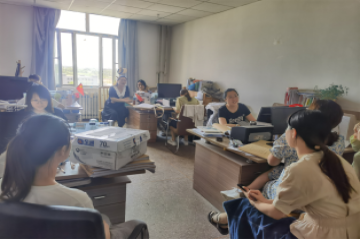 以知识点为载体、注重复习针对性和时效性，促进员工数学水平提高