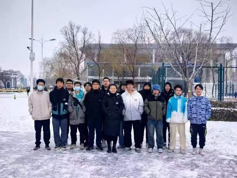 计算机2303班 除雪